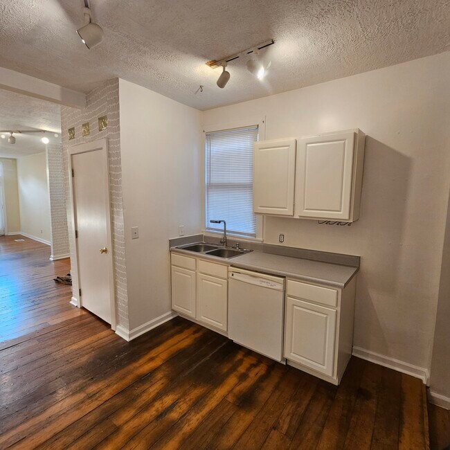 Foto del edificio - 1104 Mount Pleasant Ave
