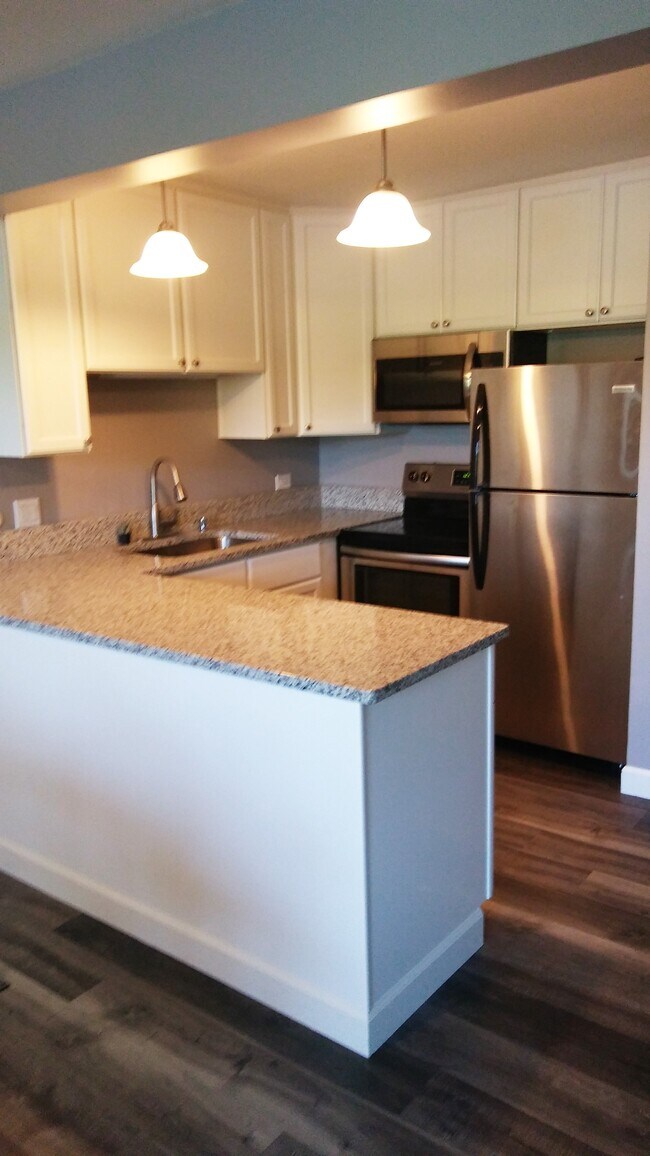 Foto del edificio - 5512 E Lake Dr