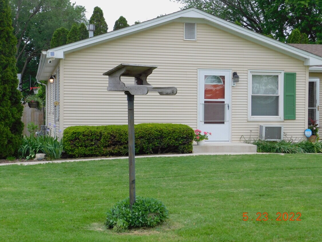 180 Magnuson Ln, Somonauk, IL 60552 Townhome Rentals in Somonauk IL