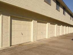 Building Photo - 2425 Holly Hall St