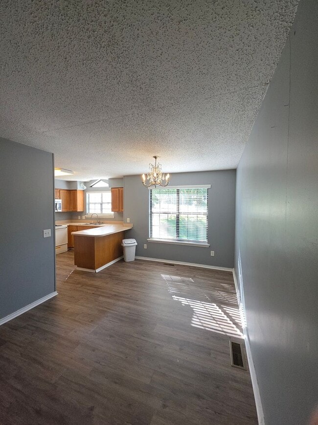 Building Photo - 408 Austin Cir