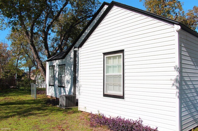 Foto del edificio - 3 br, 1 bath House - 2112 Ederville Road