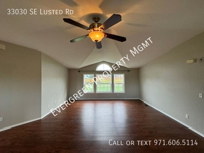 Building Photo - MT HOOD VIEW! - Spacious, Light, and Brigh...