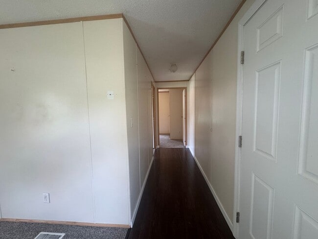 Building Photo - Quiet Living: 3-Bedroom Mobile Home Availa...