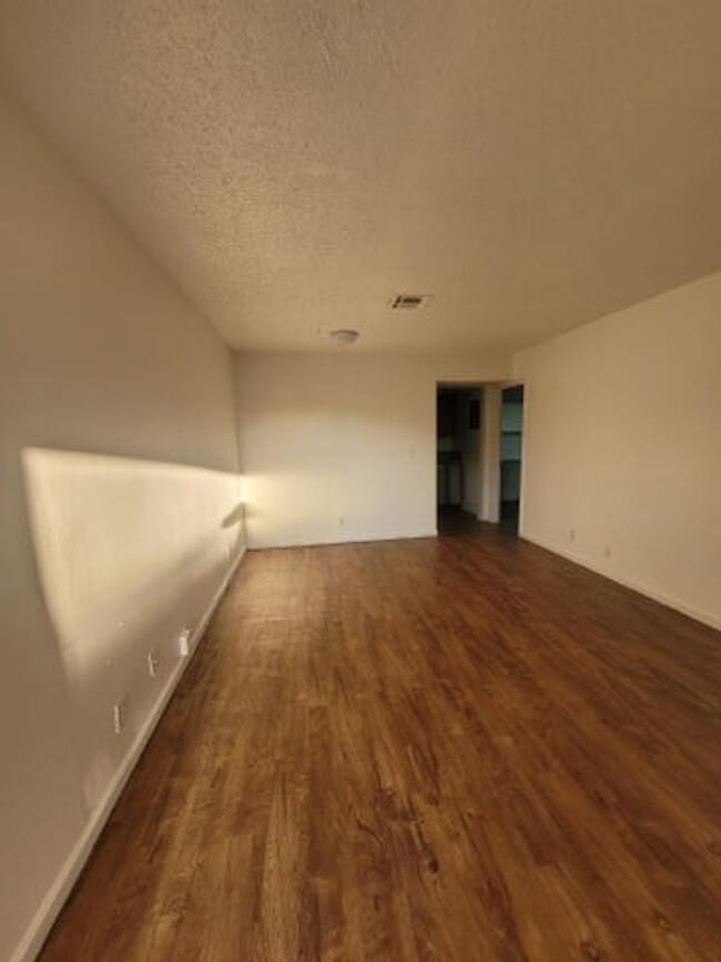 Foto del edificio - 103 Riverside Drive 4, Coral Springs, FL 3...