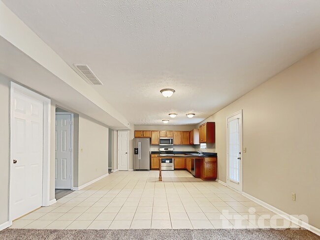 Building Photo - 614 Eastpointe Dr