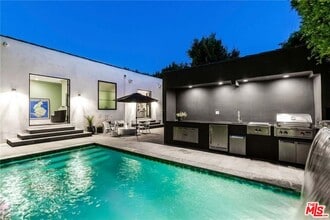 Building Photo - 903 N Crescent Heights Blvd