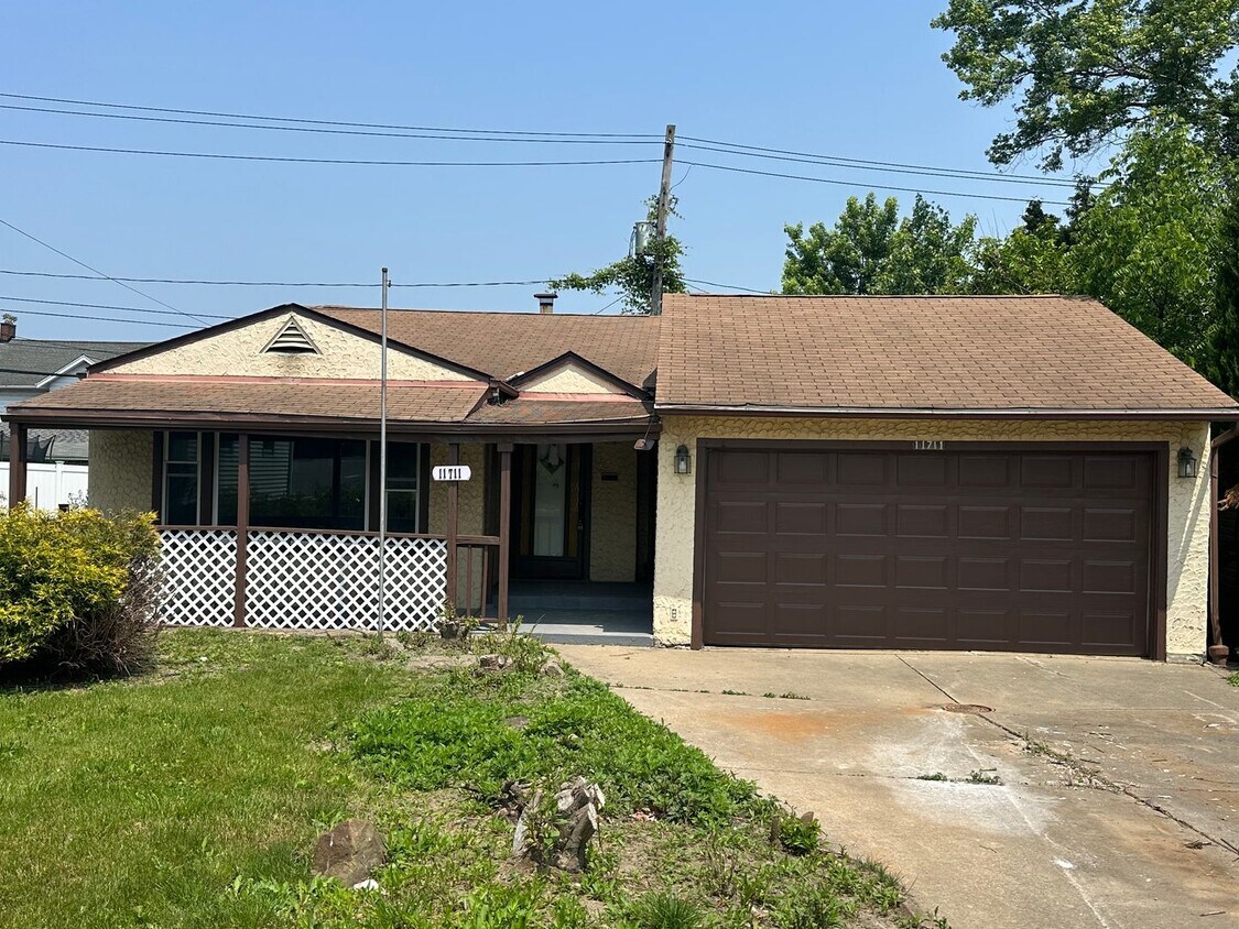Primary Photo - 3bd Garfield Heights Ranch Section 8