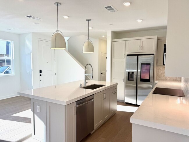 Building Photo - 2025 Build, 3 Bedroom 2.5 bath with over 2...