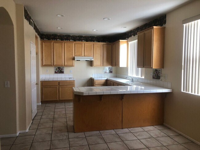Foto del edificio - Spacious 4bd/2.5ba house in Moreno Valley on Blazer Ct!