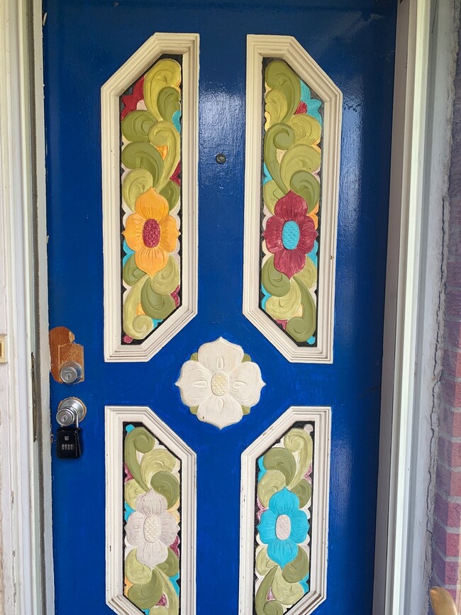 Photo - Charming 3 Bedroom House