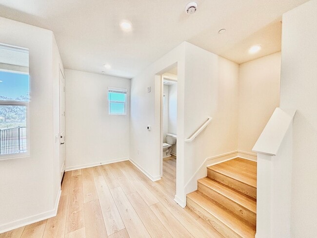 Building Photo - 10909C – Ventura | 3 Bed + 2.5 Bath | New ...