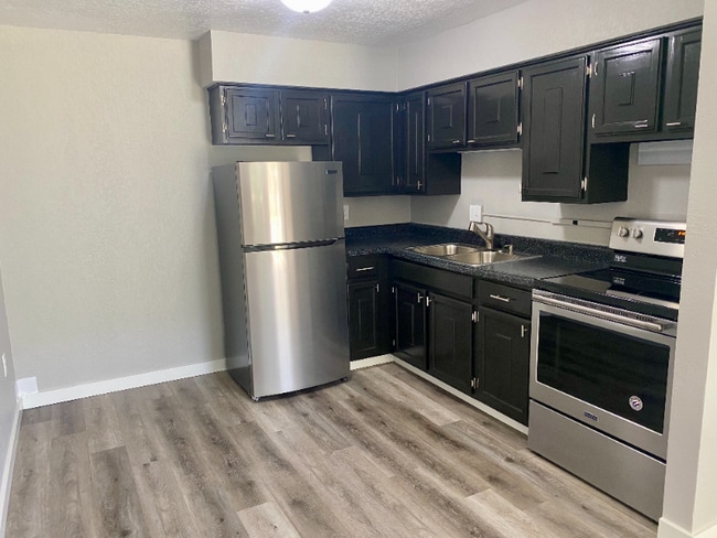 Building Photo - 1131 Spencer St