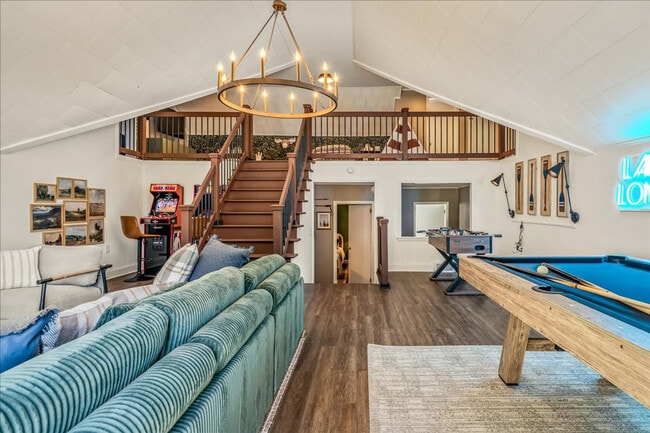 Building Photo - 117 Pond Rd