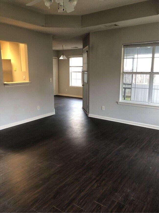 Foto del edificio - **REDUCED** SOUTHSIDE - THE COLONY AT GEOR...