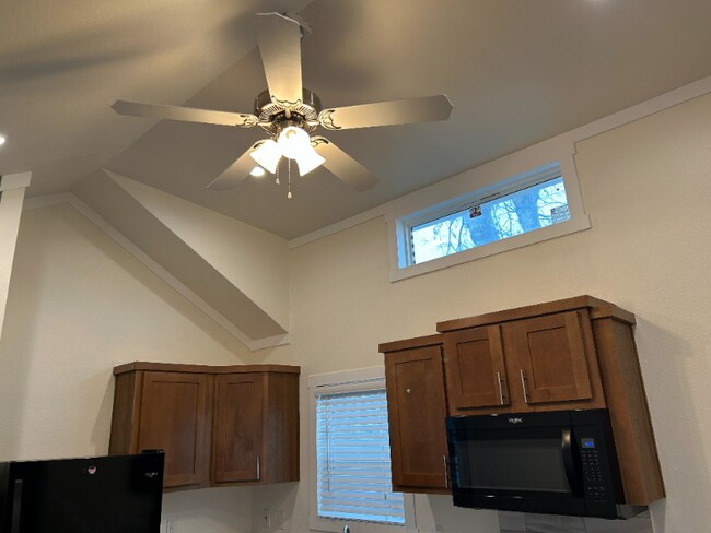 Building Photo - 5215 Crestway Rd