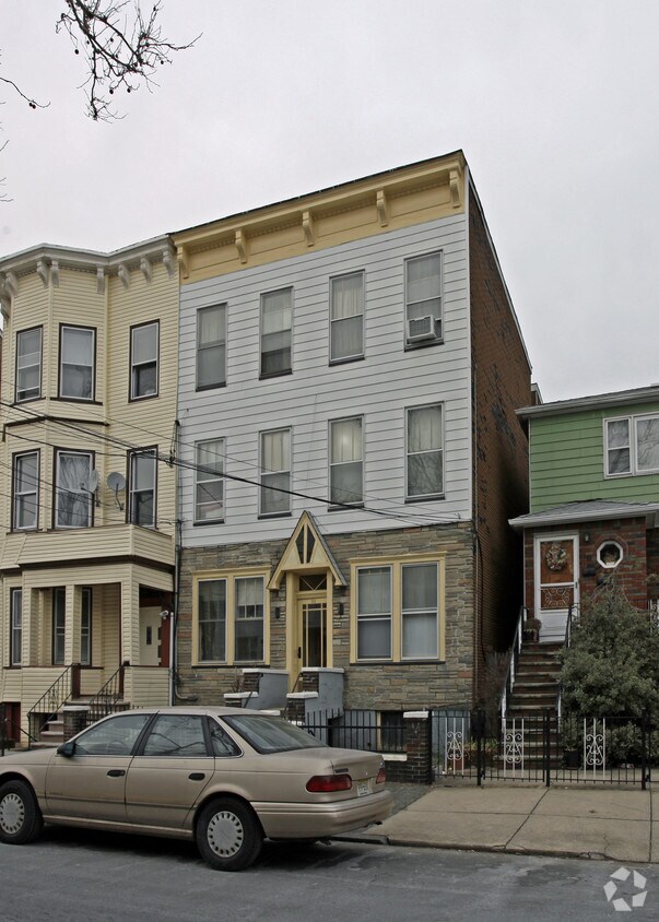 Building Photo - 50 Grace St