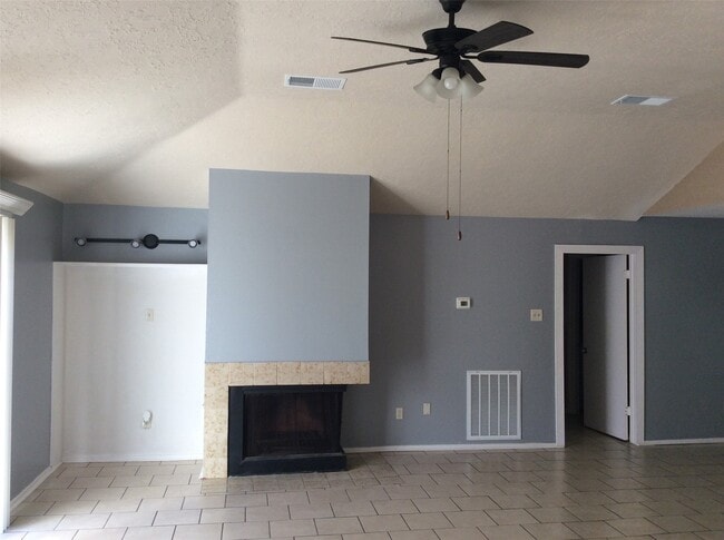 Building Photo - 7506 Marisol Dr