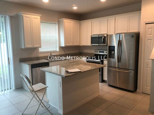 Building Photo - Modern Townhome in Quiet Neighborhood