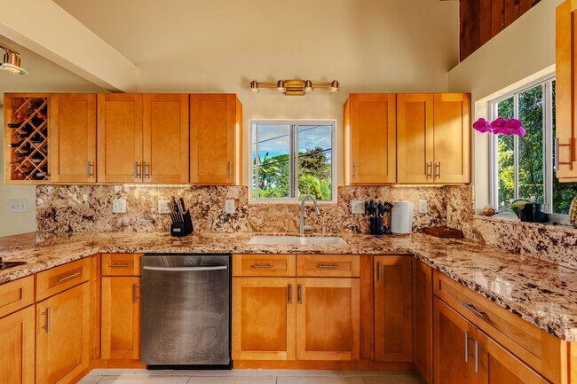 Foto del edificio - Your Perfect 2-Bed/2-Bath Duplex in Kailua Kona!