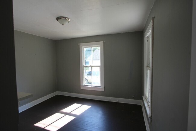 Foto del edificio - 230 Columbia Ave