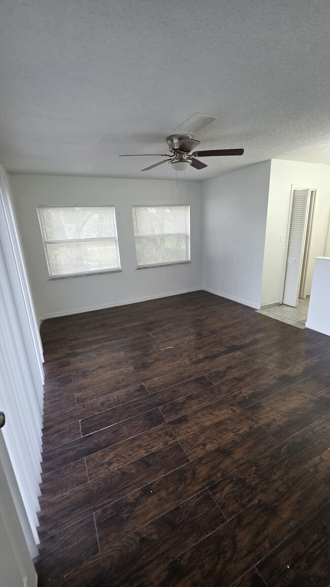 Building Photo - 2414 Lemon Tree Ln