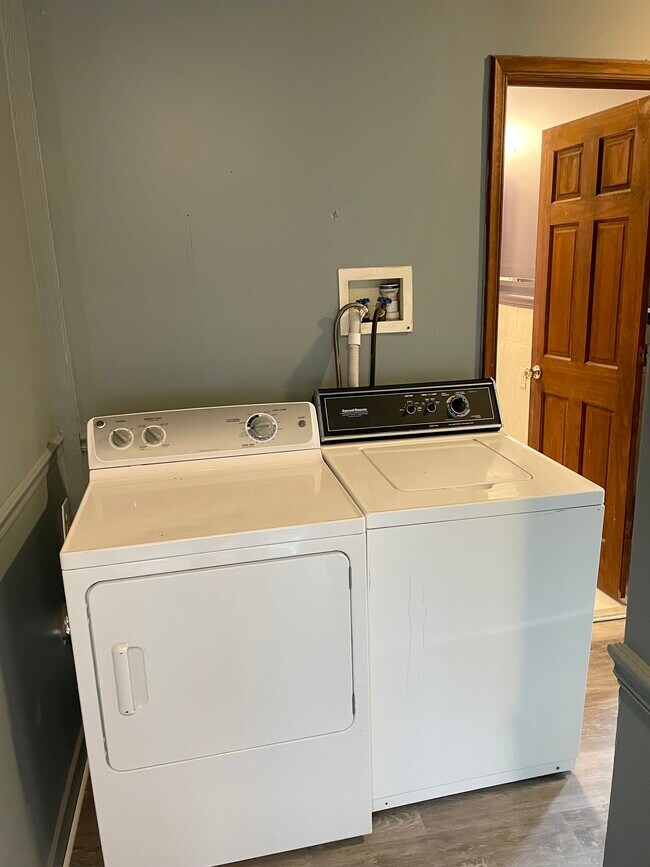 Foto del edificio - 1248 E Philadelphia Ave