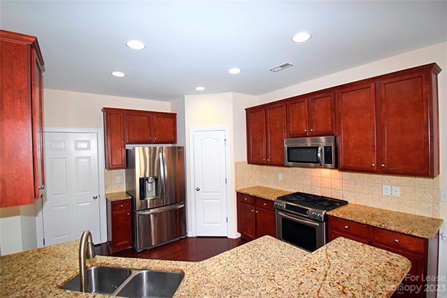 Foto del edificio - 5248 Allison Ln