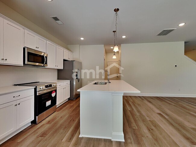 Foto del edificio - 6075 Rosemore Ln