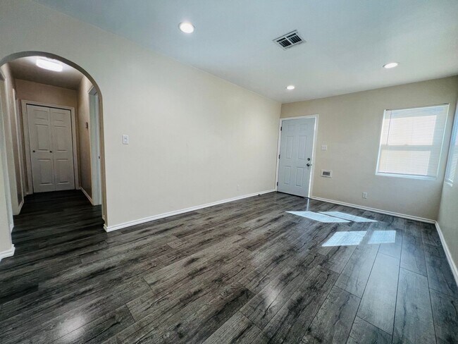 Building Photo - Broadway Ave - San Gabriel