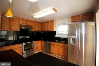 Building Photo - 10500 Prairie Landing Terrace