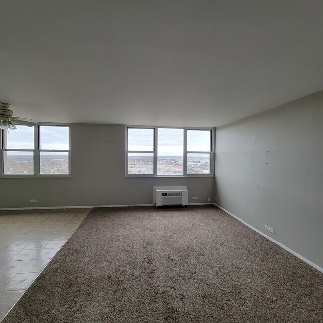 Foto del edificio - 4300 W Ford City Dr