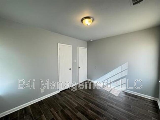 Building Photo - 3033 O'Hara Dr N