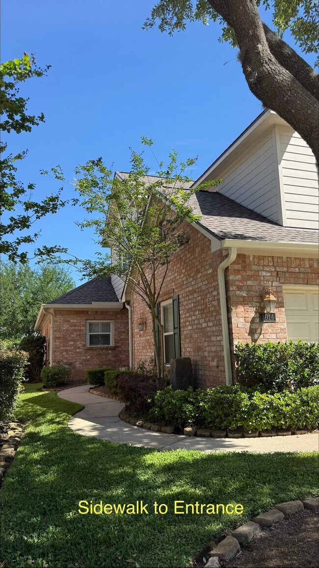 Foto del edificio - 4014 Waterford Ln