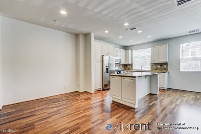 Building Photo - 2 br, 2.5 bath Condo - 39 Sheridan Ln, Lad...
