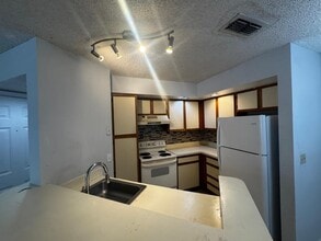 Building Photo - 3360 Pinewalk Dr N