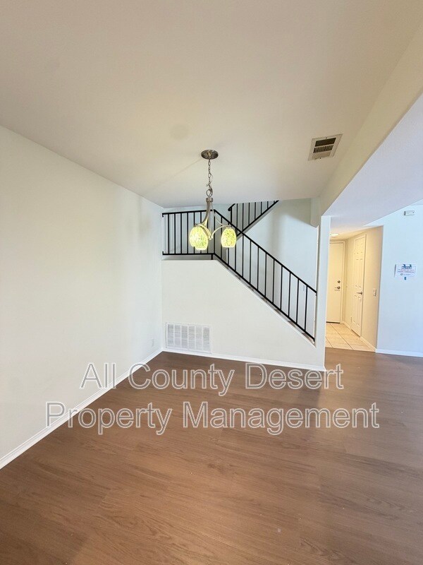 Foto del edificio - 45374 Sunset Ln