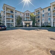 Building Photo - 333 Taravista Dr NE