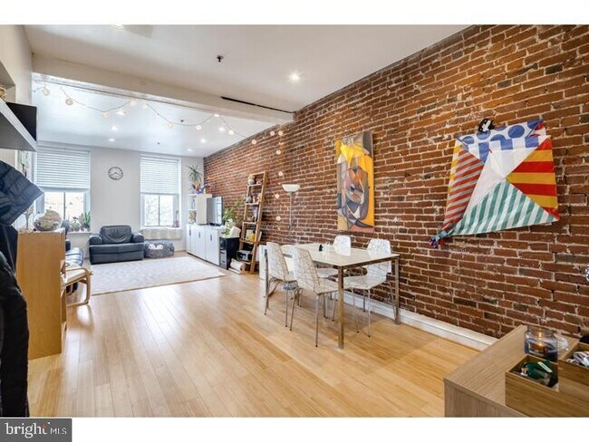 Foto del edificio - 136 N 2nd St