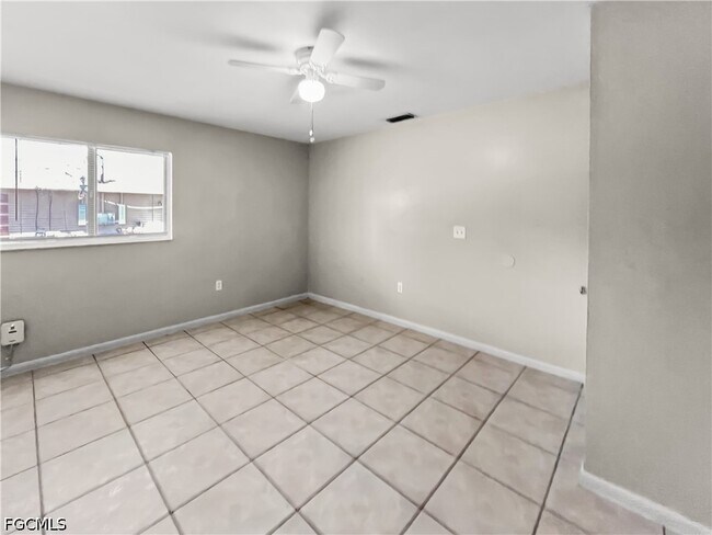 Foto del edificio - 2704 Owen Ave S