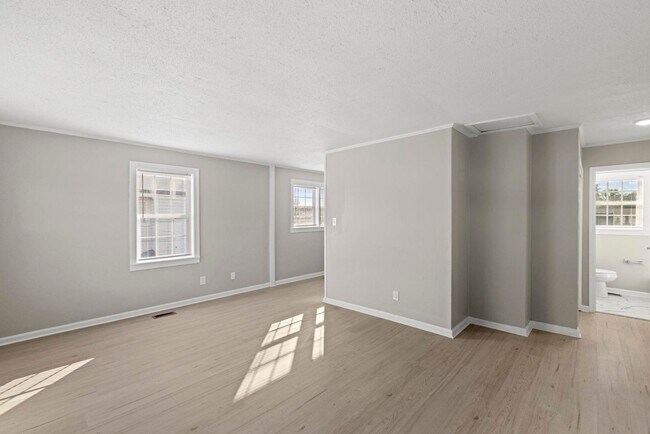 Building Photo - 337-339-339 Starling St