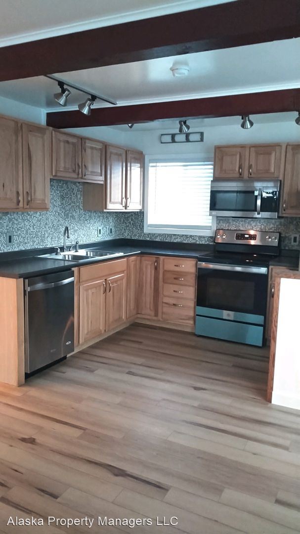 Building Photo - 3 br, 1 bath House - 820 Hollywood Dr