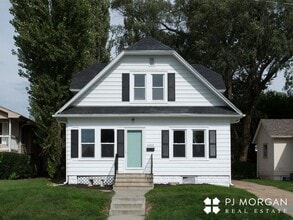 Building Photo - 6262 Pine St