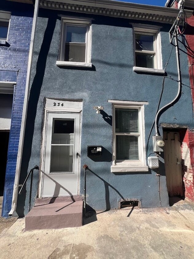 Foto principal - Updated 2 bedroom house!