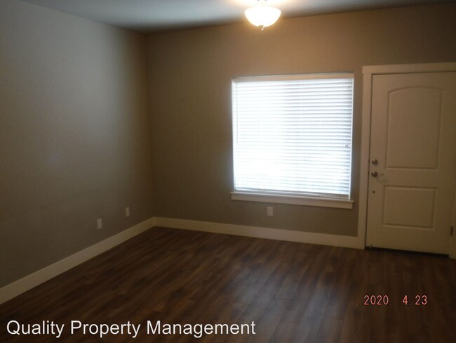 Building Photo - 521-521 Gray Ct