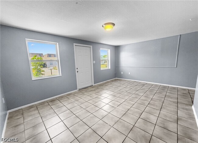 Foto del edificio - 6617 Warwick Cir
