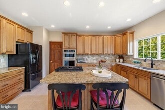 Building Photo - 21916 Bellair Ct