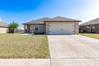 Building Photo - 3409 Lorena Dr