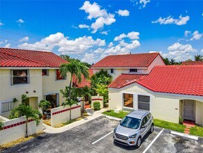 Building Photo - 1612 San Remo Cir
