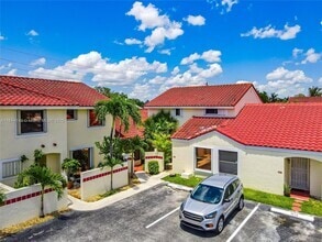 Building Photo - 1612 San Remo Cir
